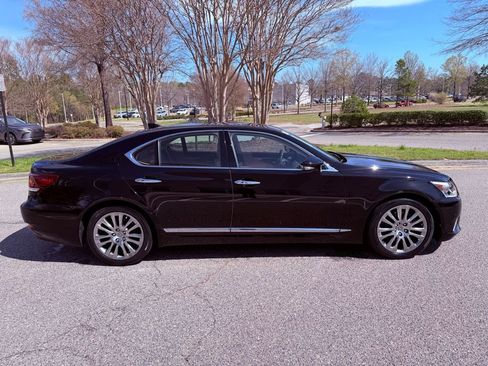 Used 2015 Lexus LS 460 460 NAV/BLIND SPOT/NEW TIRES/L w/ Comfort Package image 15