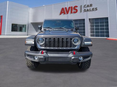 Used 2025 Jeep Wrangler Unlimited Rubicon w/ Convenience Group image 2