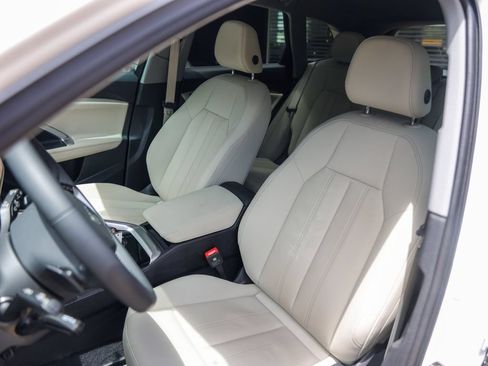 Used 2025 Audi Q5 Premium AWD/4WD image 5