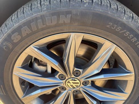 Used 2024 Volkswagen Tiguan SE image 12