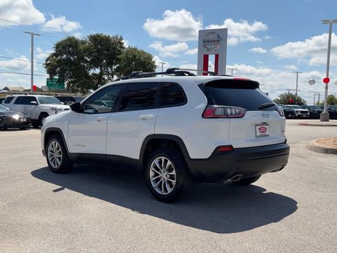 Used 2022 Jeep Cherokee Latitude Lux FWD image 6