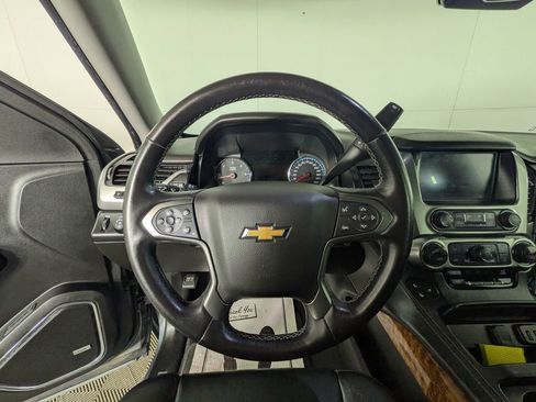 Used 2019 Chevrolet Suburban Premier image 20