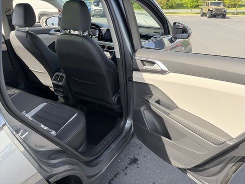New 2026 Volkswagen Taos SEL AWD/4WD image 17