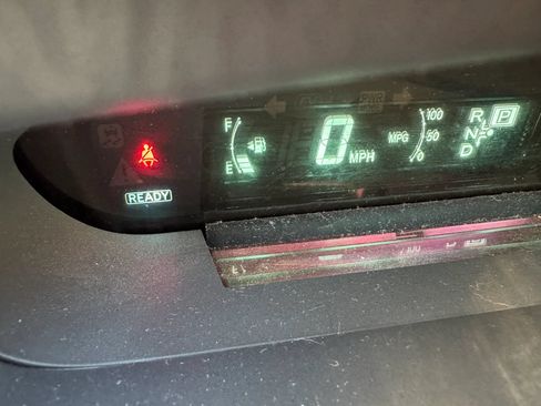 Used 2014 Toyota Prius Three FWD image 27