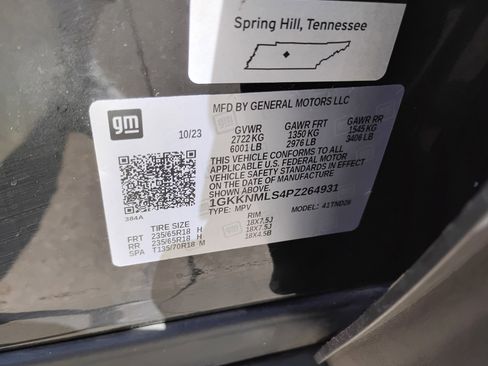 Used 2023 GMC Acadia SLT w/ LPO, Floor Liner Package FWD image 39