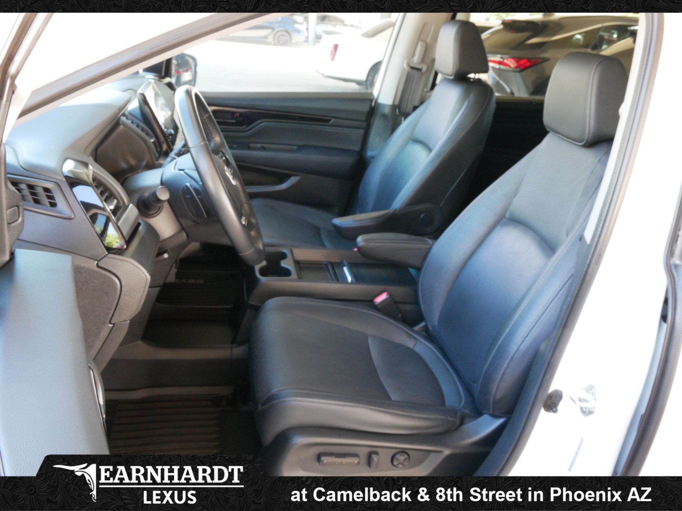 Used 2022 Honda Odyssey Touring image 2
