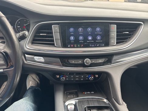 Used 2024 Buick Enclave Premium image 14
