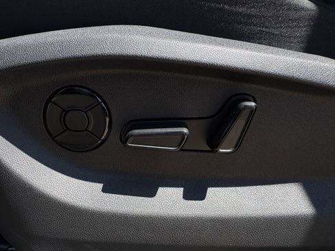 New 2026 Volkswagen Tiguan SE R-Line FWD image 27