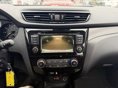 Used 2021 Nissan Rogue Sport S image 14