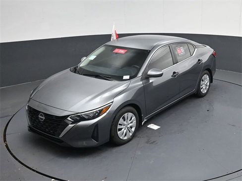 Used 2025 Nissan Sentra S image 43