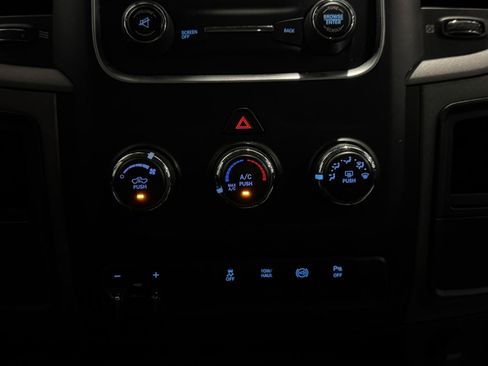 Used 2015 RAM 2500 Tradesman w/ Chrome Appearance Group AWD/4WD image 25