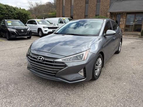 Used 2020 Hyundai Elantra SE w/ Cargo Package (C1) FWD image 1