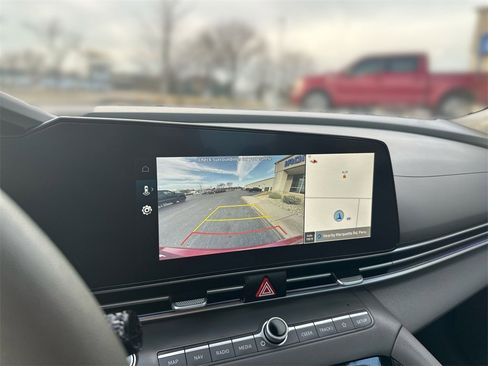 Used 2024 Hyundai Elantra SEL image 23