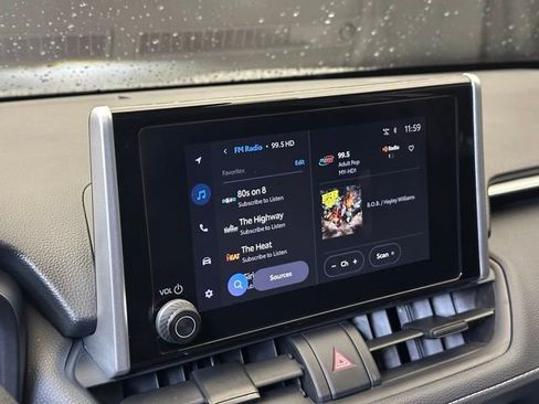 Used 2025 Toyota RAV4 XLE FWD image 26