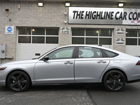 Used 2025 Honda Accord Sport image 2