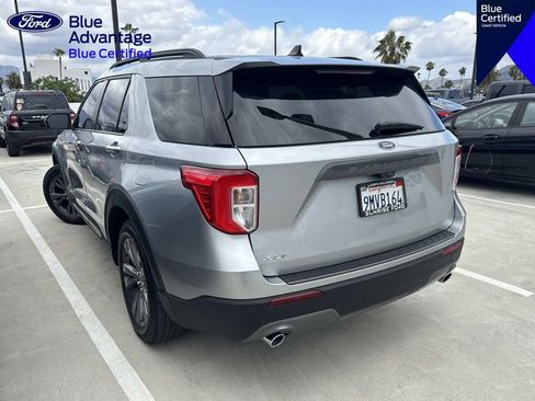 Used 2023 Ford Explorer XLT w/ Equipment Group 202A RWD image 8