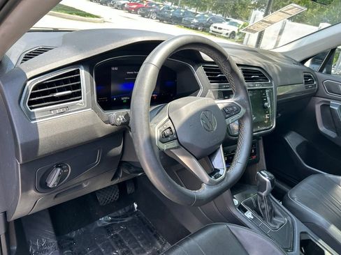 Used 2022 Volkswagen Tiguan SE FWD image 24