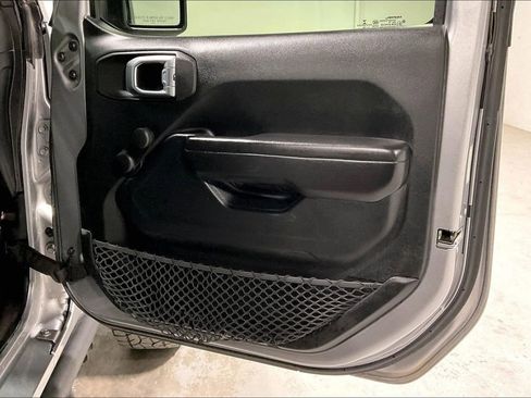 Used 2018 Jeep Wrangler Unlimited Sport image 23