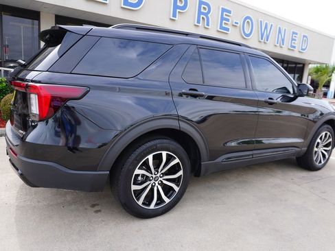 Certified 2025 Ford Explorer ST-Line AWD/4WD image 6
