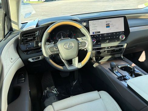 Used 2024 Lexus RX 350 FWD w/ Convenience Package image 19