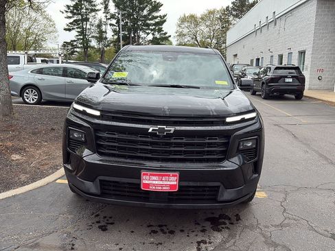 Used 2026 Chevrolet Traverse LT w/ Midnight/Sport Edition FWD image 2