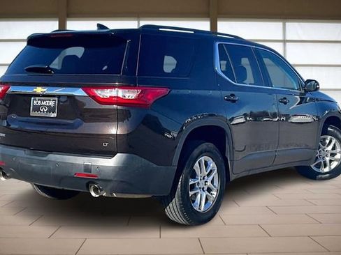 Used 2019 Chevrolet Traverse LT image 2