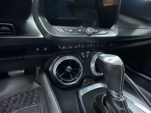 Used 2020 Chevrolet Camaro LT w/ RS Package image 17