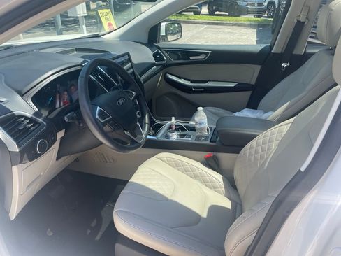Used 2023 Ford Edge Titanium AWD/4WD image 2