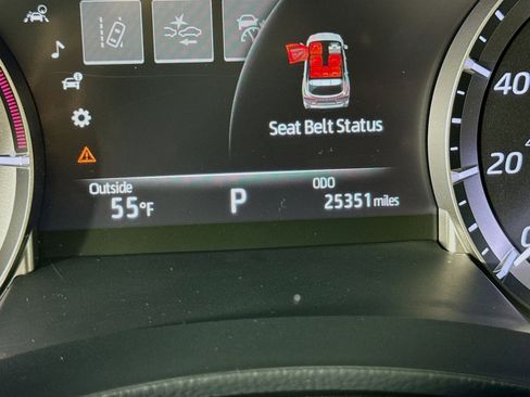 Certified 2023 Toyota Highlander XLE image 13