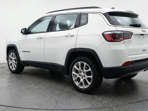 Used 2025 Jeep Compass Limited image 6