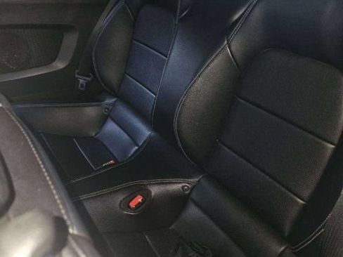 Used 2016 Ford Mustang Premium RWD image 9