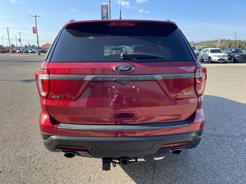 Used 2019 Ford Explorer XLT w/ Equipment Group 202A AWD/4WD image 5
