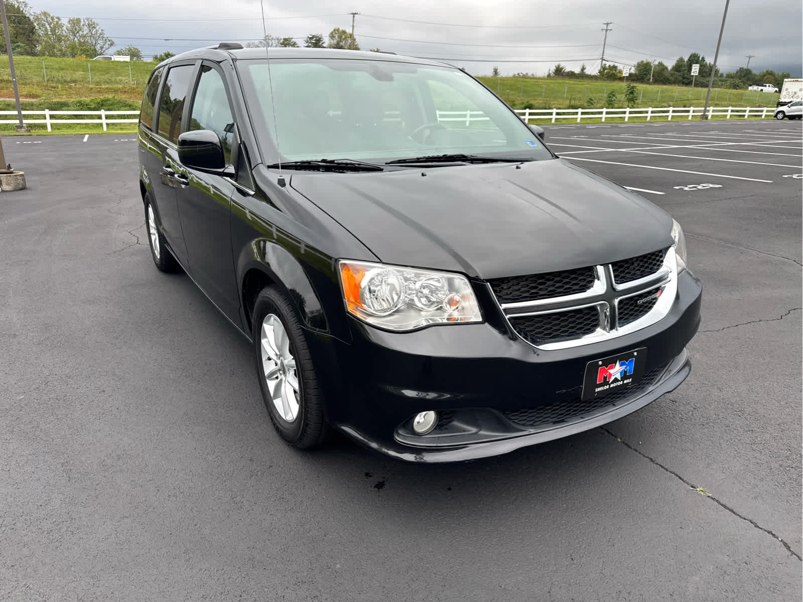 Used 2019 Dodge Grand Caravan SXT FWD image 4