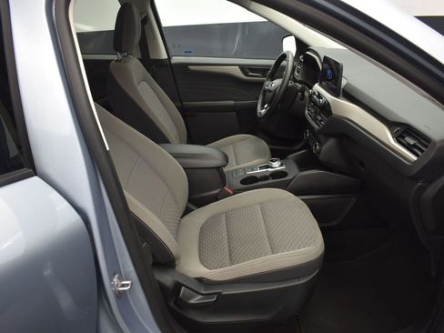 Used 2022 Ford Escape SE w/ SE Sport Appearance Package image 10