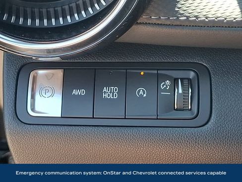 Used 2025 Chevrolet Equinox LT AWD/4WD image 9