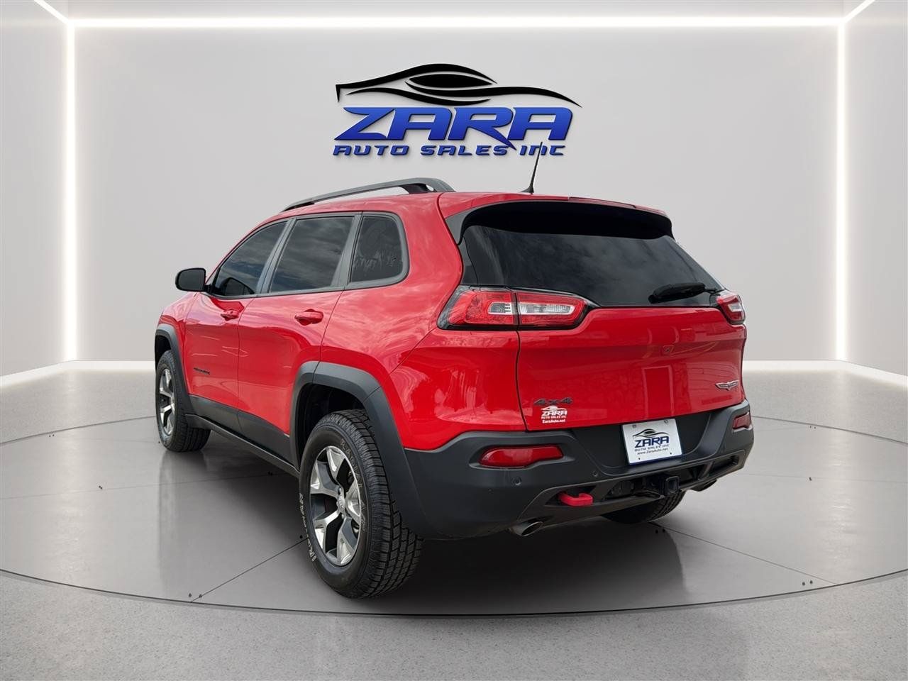 Used 2018 Jeep Cherokee Trailhawk w/ Comfort/Convenience Group AWD/4WD image 5