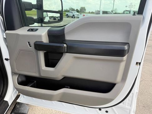 Used 2021 Ford F250 XL w/ Power Equipment Group image 33