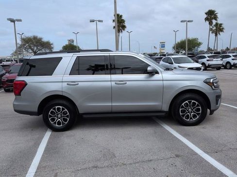 Used 2024 Ford Expedition XLT image 2