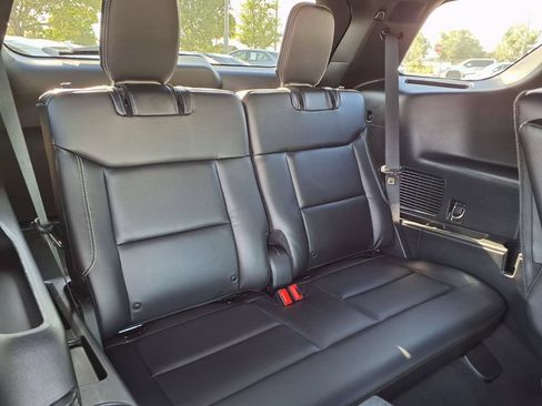 Used 2022 Ford Explorer ST w/ Equipment Group 401A AWD/4WD image 18