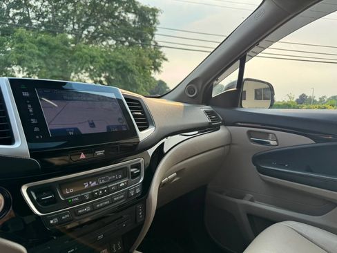 Used 2016 Honda Pilot Touring image 22