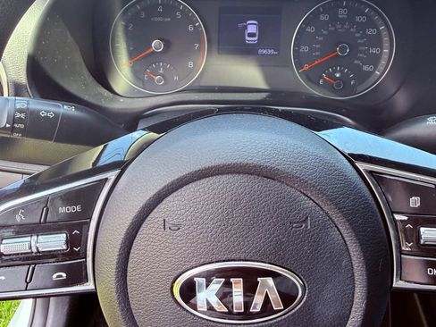 Used 2019 Kia Forte LXS FWD image 11