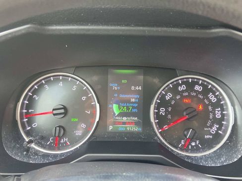 Used 2021 Toyota RAV4 XLE FWD image 26