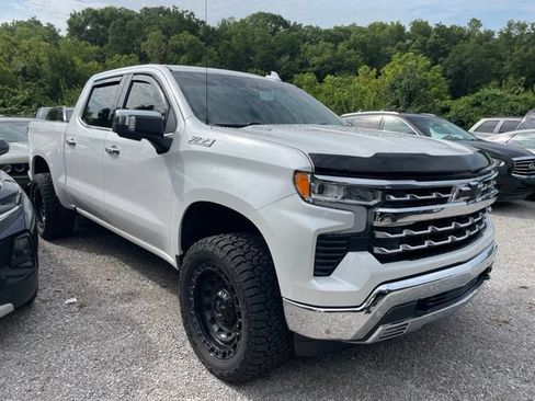 Used 2024 Chevrolet Silverado 1500 LTZ AWD/4WD image 3