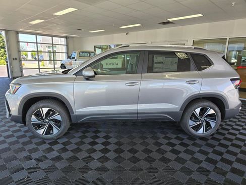 New 2026 Volkswagen Taos SE AWD/4WD image 6