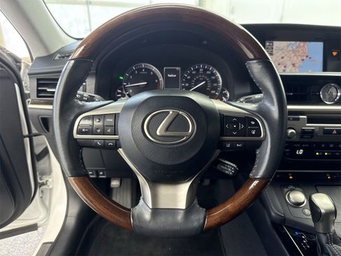 Used 2018 Lexus ES 350 w/ Navigation System Package image 20