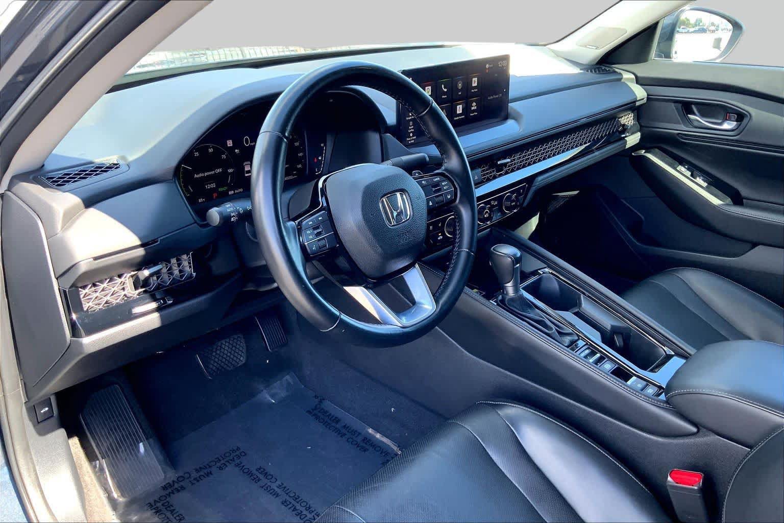 Used 2023 Honda Accord Touring image 17