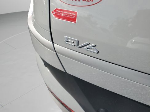 New 2025 Kia EV6 Light w/ Light LR Technology Package image 31