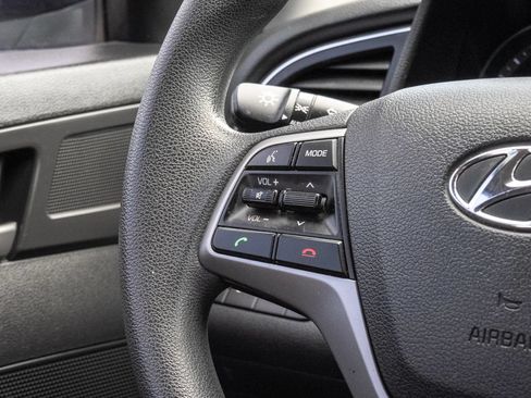 Used 2018 Hyundai Elantra SEL FWD image 22