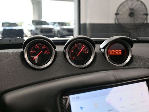 Used 2020 Nissan 370Z w/ Sport Package image 22