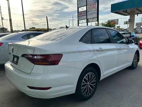 Used 2019 Volkswagen Jetta SE FWD image 3